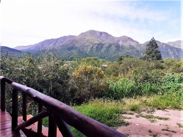 VENTA DE CASA Y CABAÑA EN DOS LOTES EN B. LA TOMA, CAPILLA DEL MONTE-