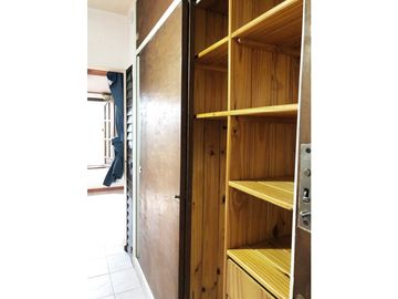 VENTA DE CASA Y CABAÑA EN DOS LOTES EN B. LA TOMA, CAPILLA DEL MONTE-
