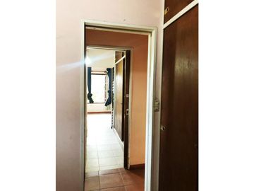 VENTA DE CASA Y CABAÑA EN DOS LOTES EN B. LA TOMA, CAPILLA DEL MONTE-