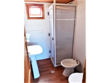VENTA DE CASA Y CABAÑA EN DOS LOTES EN B. LA TOMA, CAPILLA DEL MONTE-