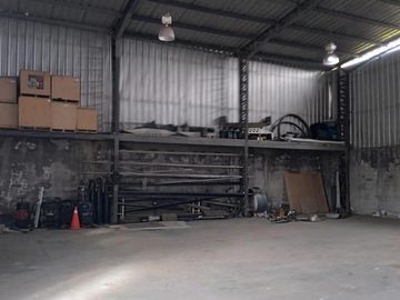 VENDO EXCELENTE PROPIEDAD COMERCIAL EN CAYAMBE SOBRE LA PANAMERICANA NORTE