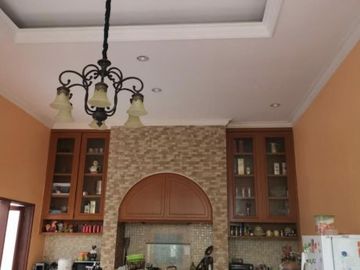 Rumah Villa Riviera Pakuwon City, Strategis, Hadap Utara