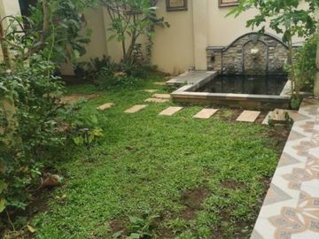 Rumah Villa Riviera Pakuwon City, Strategis, Hadap Utara