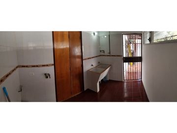 Vendo casa cerca a Chanis en nuevo reparto # 1971 cvd