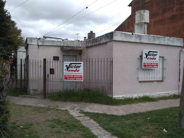 Casa PH en venta en Castelar Norte