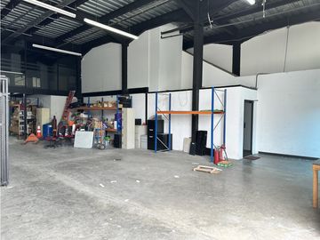Se VENDE Galera - Vía Centenario