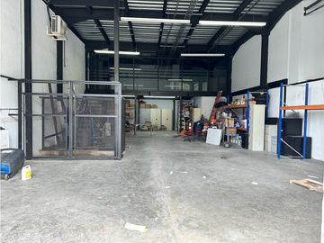 Se VENDE Galera - Vía Centenario