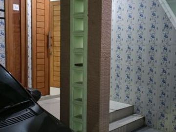 Rumah disewakan Ketintang Baru Surabaya Selatan