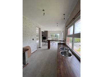 Casa 4 ambientes con vista panorámica