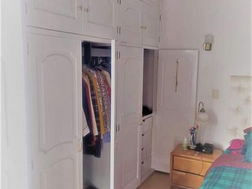 Vendo casa ideal familia grande Av. Eloy Alfaro, Sector Capri, Norte de Quito