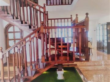 Vendo casa ideal familia grande Av. Eloy Alfaro, Sector Capri, Norte de Quito