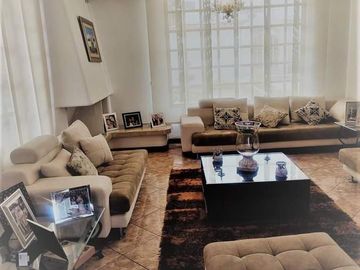 Vendo casa ideal familia grande Av. Eloy Alfaro, Sector Capri, Norte de Quito