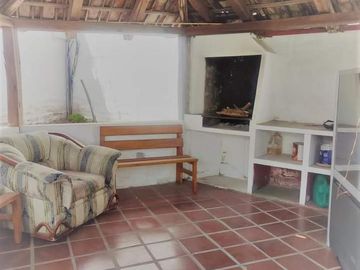 Vendo casa ideal familia grande Av. Eloy Alfaro, Sector Capri, Norte de Quito