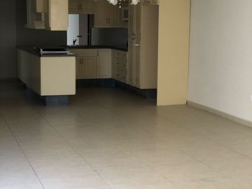 Excelente Oportunidad Departamento en Venta con Local Comercial en Carranza