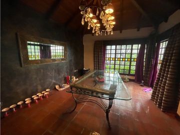 MILAGRO AVENIDA LOS CHIRIJOS, CASA ESQUINERA