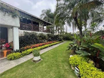 MILAGRO AVENIDA LOS CHIRIJOS, CASA ESQUINERA