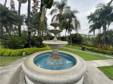 MILAGRO AVENIDA LOS CHIRIJOS, CASA ESQUINERA