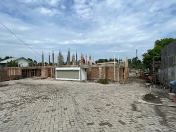 RIVER PLACE VILLA Jalan Brig Jend Zein Hamid Kanal Medan