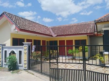 Rumah induk dan kontrakan di jln Imogiri barat KM 8