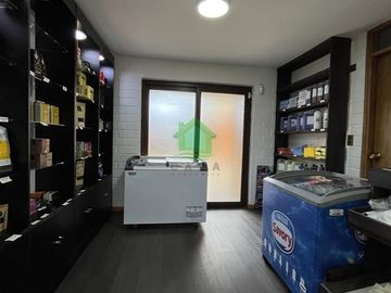 Arriendo Casa habitacional o Comercial Sector Oriente .