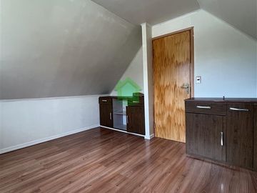 Arriendo Casa habitacional o Comercial Sector Oriente .