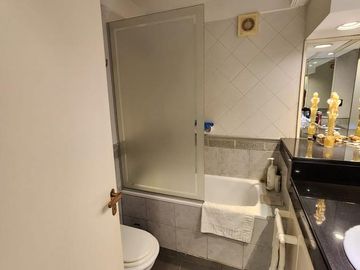 Departamento de 4 Dormitorios - Cochera - Baulera