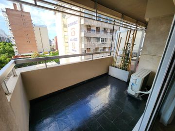 Departamento de 4 Dormitorios - Cochera - Baulera