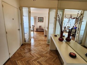 Departamento de 4 Dormitorios - Cochera - Baulera