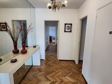 Departamento de 4 Dormitorios - Cochera - Baulera