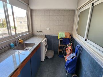 Departamento de 4 Dormitorios - Cochera - Baulera