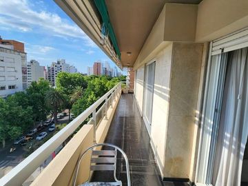 Departamento de 4 Dormitorios - Cochera - Baulera