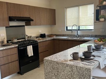 Venta Casa en Privada, Dominio Cumbres
