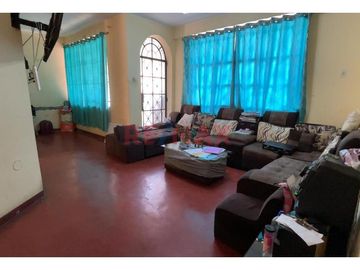 🏡 ¡VENDO CASA EN PRO – LOS OLIVOS!

📍 A solo 1 ½ cuadras de la Universidad Científica del Sur

💰 Precio: $ 278,000 dólares (¡Negociable!)

📌 Ref