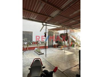 🏡 ¡VENDO CASA EN PRO – LOS OLIVOS!

📍 A solo 1 ½ cuadras de la Universidad Científica del Sur

💰 Precio: $ 278,000 dólares (¡Negociable!)

📌 Ref