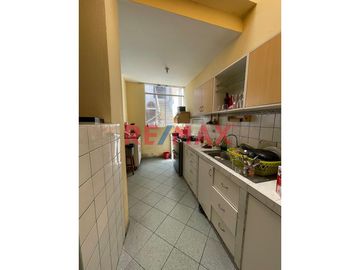 🏡 ¡VENDO CASA EN PRO – LOS OLIVOS!

📍 A solo 1 ½ cuadras de la Universidad Científica del Sur

💰 Precio: $ 278,000 dólares (¡Negociable!)

📌 Ref