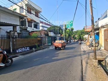Lahan Luas Strategis Pinggir Jalan Palmerah Jakarta Barat