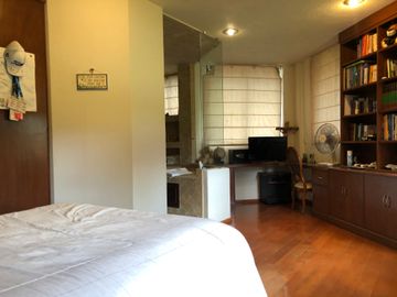 CASA EN VENTA EN CLUB DE GOLF LAS FUENTES, VISTA AL GREEN Y AMPLIO JARDÍN !