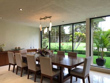 CASA EN VENTA EN CLUB DE GOLF LAS FUENTES, VISTA AL GREEN Y AMPLIO JARDÍN !