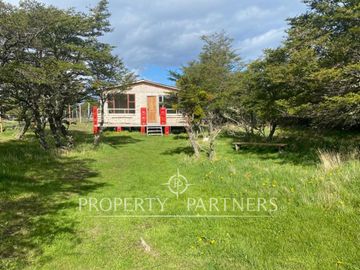 Terreno con 2 casas en Sector Calafate