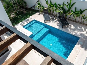 Villa de 5 recamaras, alberca privada, jacuzzi, acabados de lujo, roof top, cuar