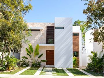 Villa de 5 recamaras, alberca privada, jacuzzi, acabados de lujo, roof top, cuar