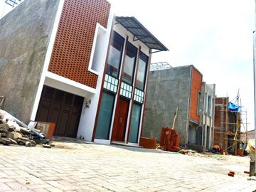Rumah baru strategis desain konsep jepang di cigadung dago
