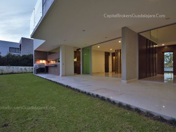 Casa de Lujo en Bosque de los Lagos