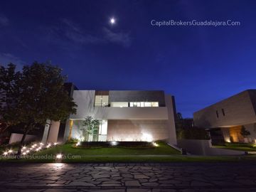 Casa de Lujo en Bosque de los Lagos