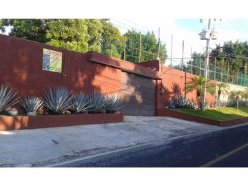 CASA EN VENTA A ORILLA DEL LAGO 