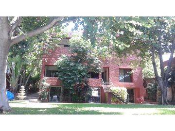 CASA EN VENTA A ORILLA DEL LAGO 