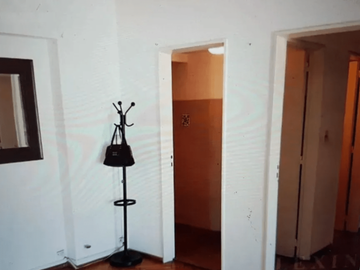 DEPARTAMENTO 5 AMBIENTES, 3 BAÑOS CON BALCON HACIA AV. CORRIENTES,  95 M2