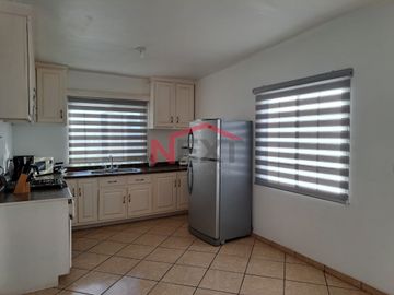 VENTA CASA DE 1 PLANTA CON ALBERCA EN COUNTRY CLUB SAN CARLOS, SONORA.
