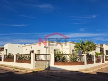 VENTA CASA DE 1 PLANTA CON ALBERCA EN COUNTRY CLUB SAN CARLOS, SONORA.