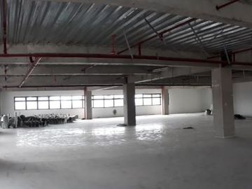 572.80 sqm Bare shell Commercial Office space for lease in Macapagal Boulevard, Pasay City